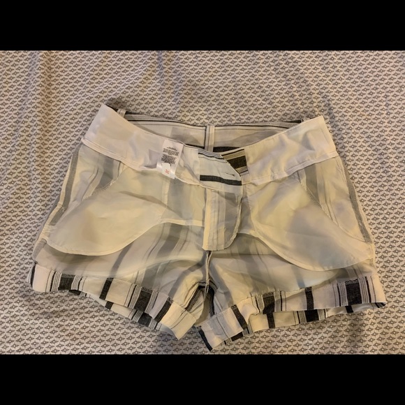 Express Shorts size 4 - Picture 5 of 5